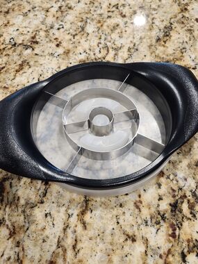 Pampered Chef Pineapple Corer Slicer #2416